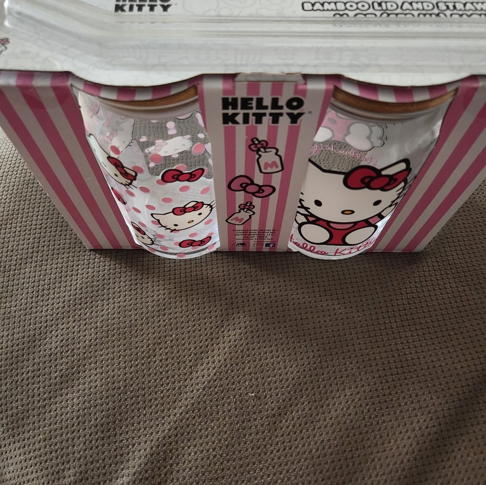 Hello Kitty glass tumbler set